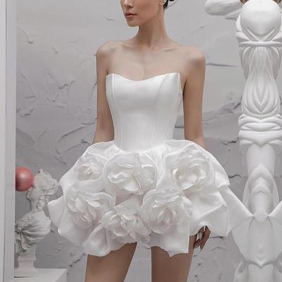 Niche Design 2024 Весна Элегантное белое вечернее платье-труба с 3D-цветочными акцентами