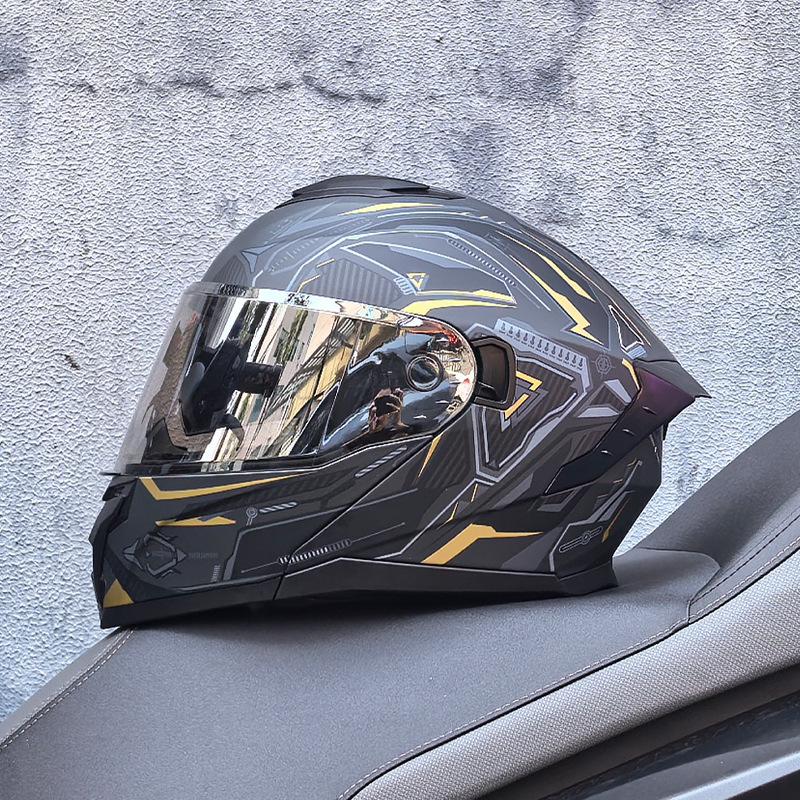 Motorcycle Helmet Men's and Women's Face-off Helmet Summer Locomotive Full Helmet Universal Safety In All Seasons