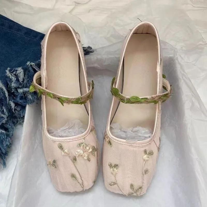New Women's Shoes Square Head Women's Single Shoes Fashion Elegant Lightweight Flat Elegant Woven Embroidery Girls Shoes