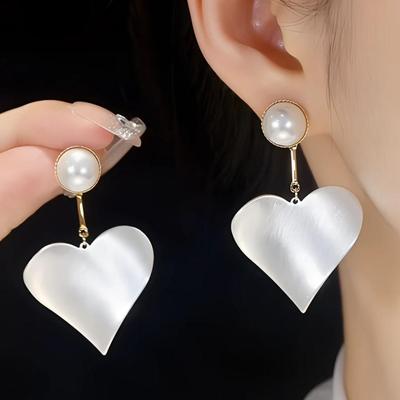 Серьги-гвоздики из стерлингового серебра S925 с преувеличенным сердцем и жемчугом - Высококачественные уникальные ювелирные изделия
