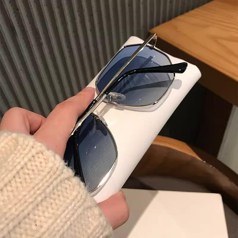 Новые женские металлические квадратные солнцезащитные очки Ретро ощущение роскоши Мужские Женские Солнцезащитные очки Для отдыха на открытом воздухе Фотографические очки UV400