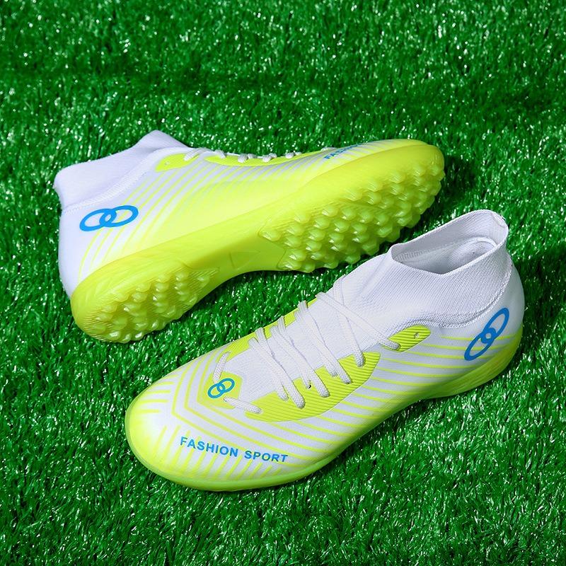 Seamless Cut Large Size Men's and Women's Football Shoes New Student Adult Spike Broken Nail Competition Training Shoes