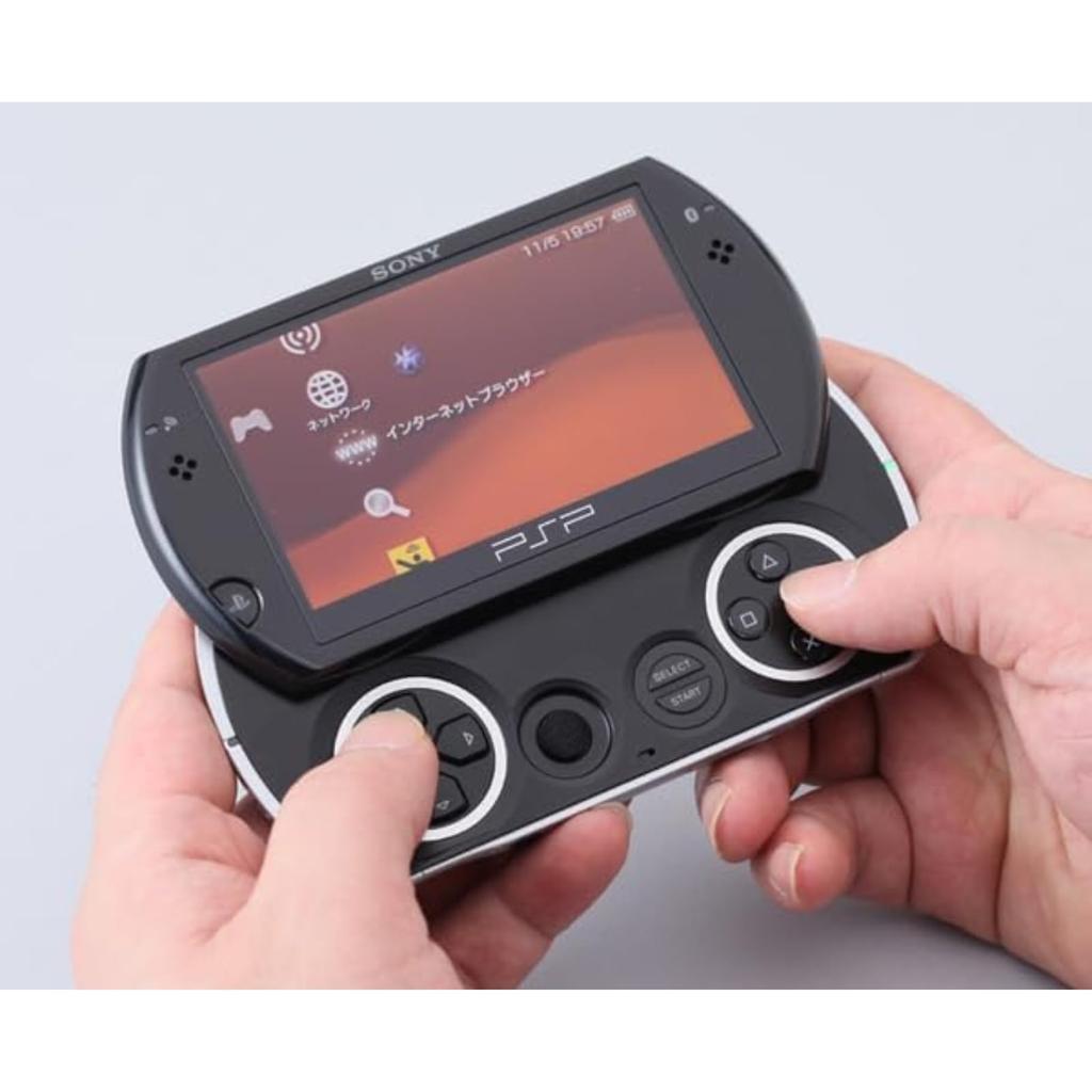 Восстановленная портативная консоль Sony PSP go черного цвета с замененным ЖК-экраном (PlayStation go) (PSP-N1000PW)