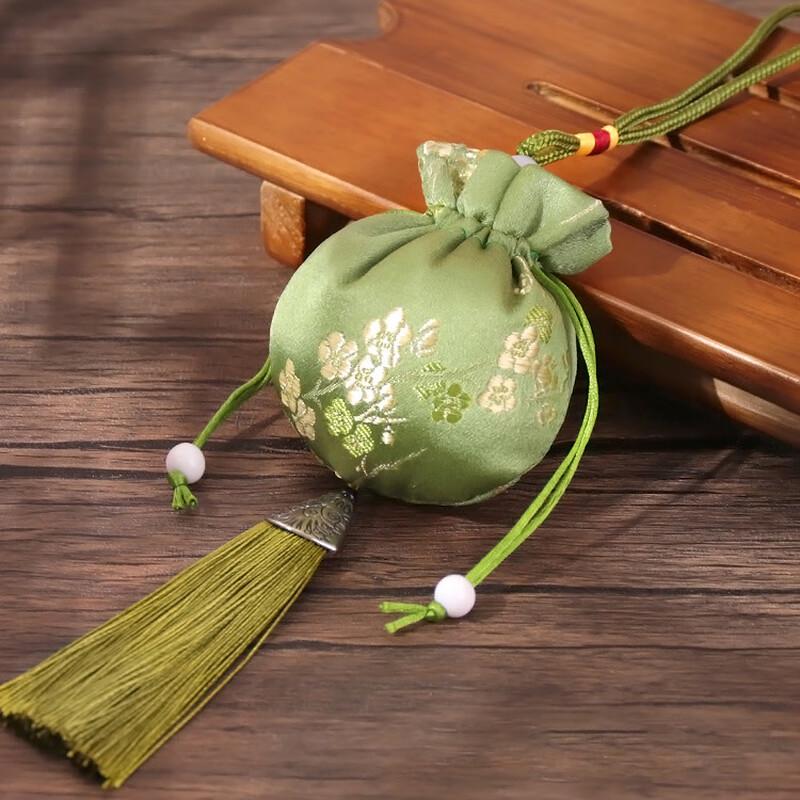 Changbaosen Ancient Style Plum Blossom Embroidered Sachet