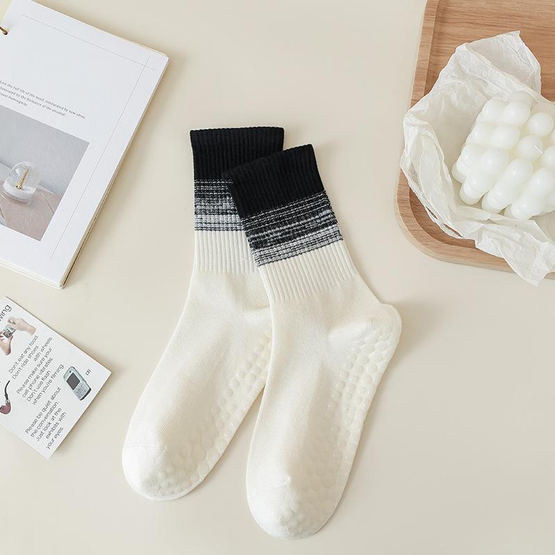 Gradient Yoga Socks Women Professional Silicone Non-slip Pilates Socks Indoor Workout Gym Fitness Cotton Dance Sports Socks Sox