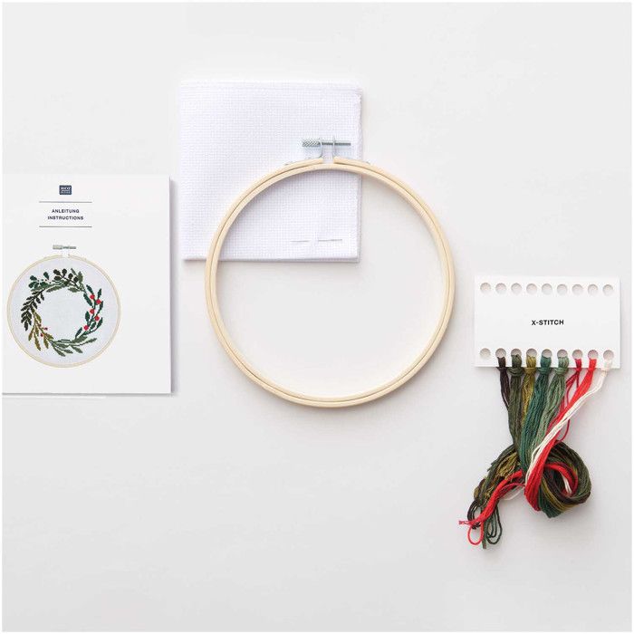 Kit point de croix couronne d'églantier Ø 15 cm