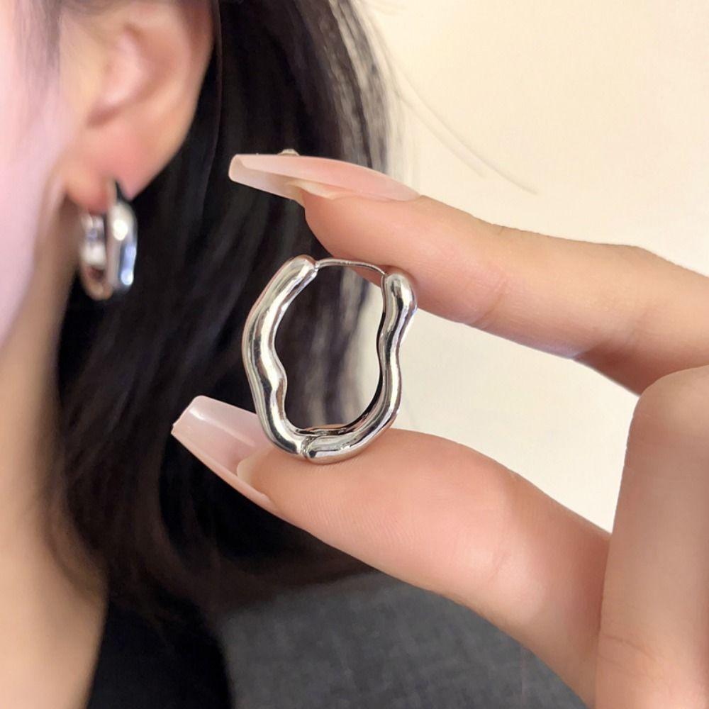 Temperament Irregular Geometric Earrings Twist Wave Wave Earrings Fashion Accessories