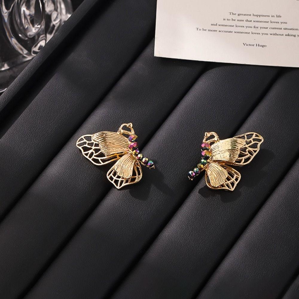 Exquisite Vintage Earrings Hollow Out Metal Stud Earrings Light Luxury Butterfly Earrings Vacation