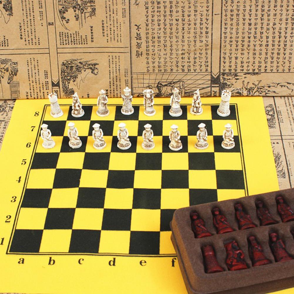 Antique Small Chess Leather Chess Board Characters Chess Game Resin Lifelike Chess Pieces For Parent-Child Entertainment