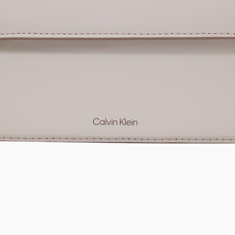 Calvin Klein Versatile Flap Trapezoid Baguette Bag Women Shoulder Bag Milk-White 4K3110G-WGY