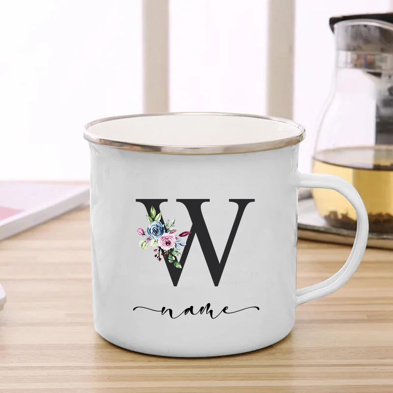 26 инициалов, черная буква, фиолетовый цветочный принт, эмалированная кружка, креативные кофейные чашки, дорожная чашка, персонализированные подарки, кружки для напитков