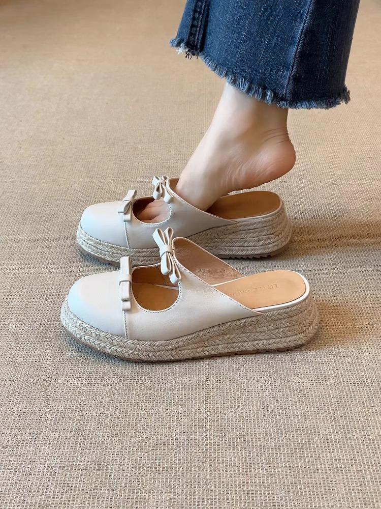 Holiday style~ retro thick-bottomed muffin bag head bow cool slippers 2025 summer new wear half slippers women