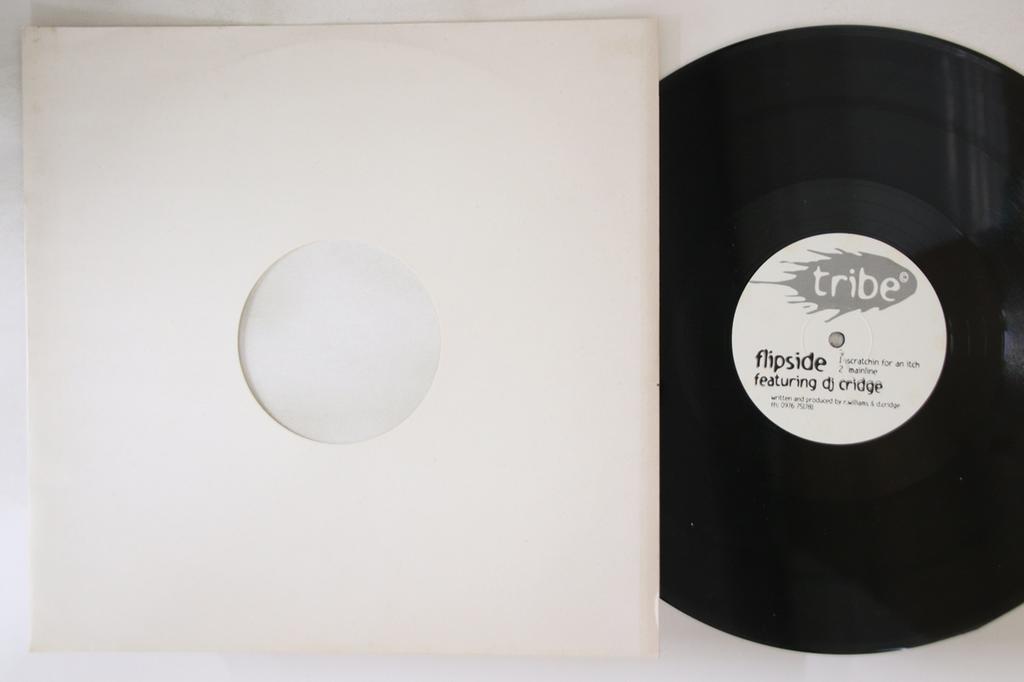 12-дюймовая пластинка FLIPSIDE - Scratchin For An Itch TRIBE001 TRIBE RECORDING 1997 UK Dance & Electronica Б/У