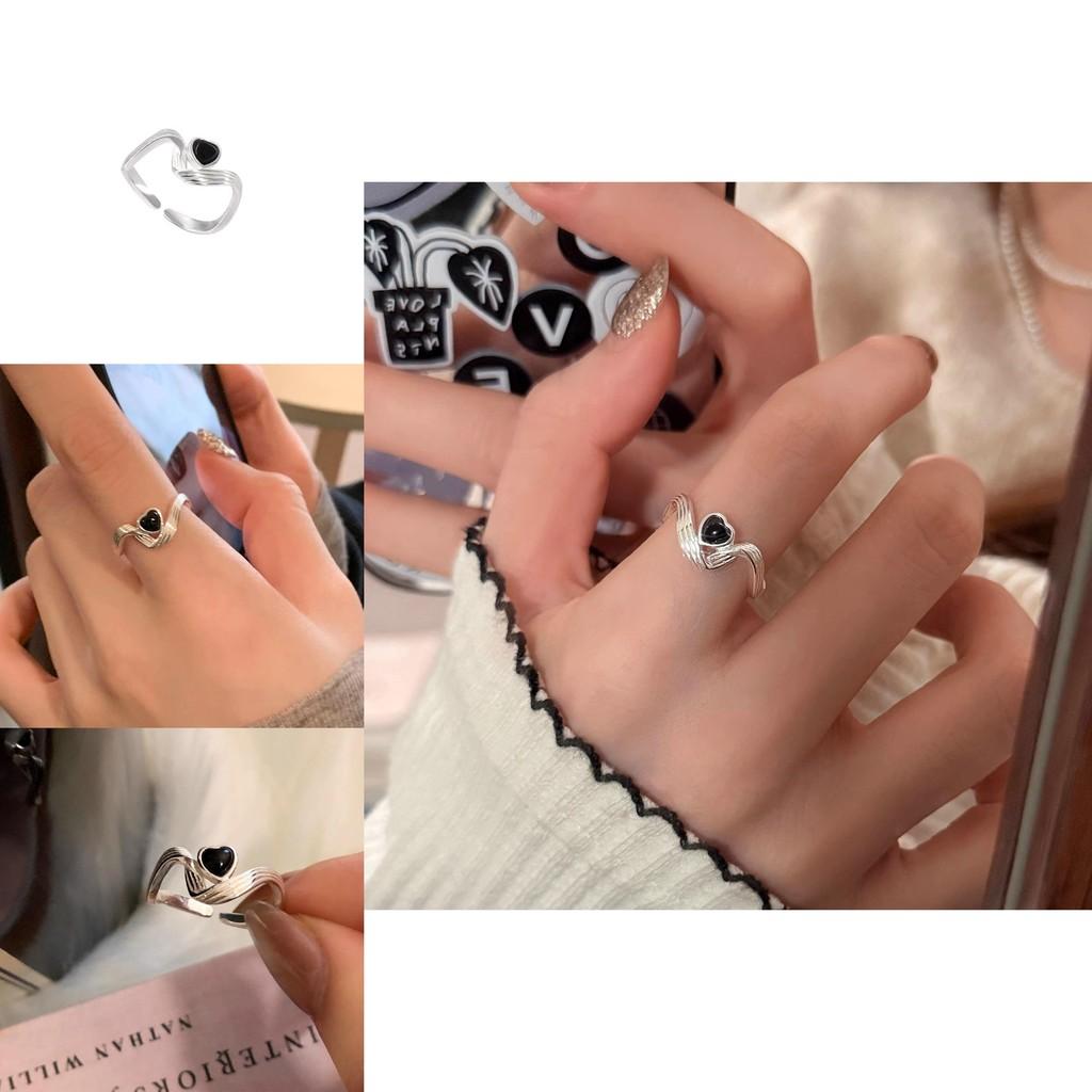 Fashionable Black Heart Surround Ring For Women Unique Design High-end Charm Accessory