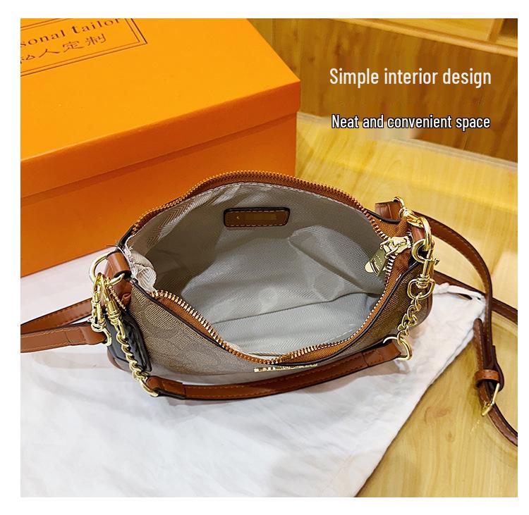 Женская классическая универсальная сумка-кроссбоди в форме полумесяца с принтом в виде цепи