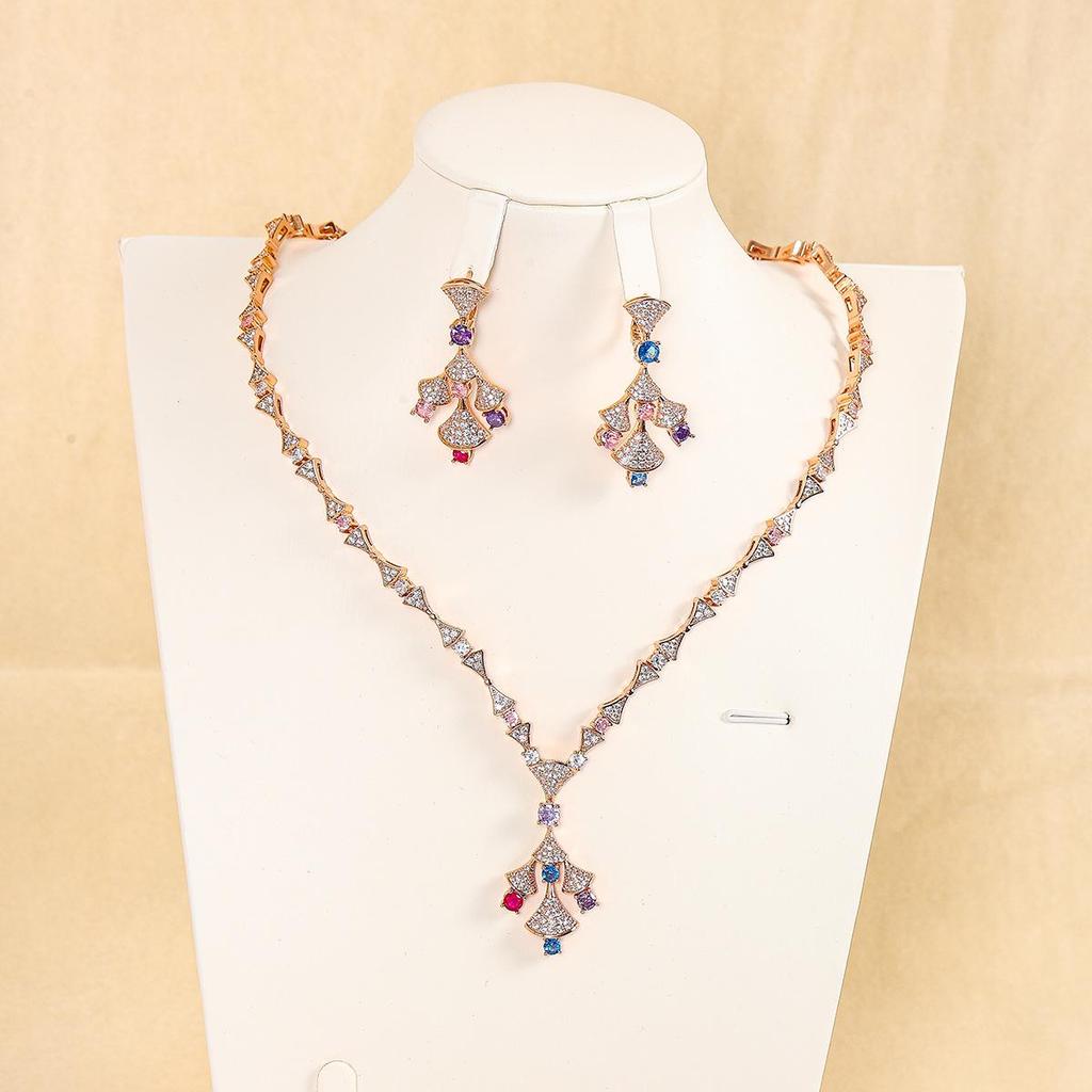 Элегантный набор колье в форме веера и красочных серег с цирконами для женщин - Медь с золотым покрытием