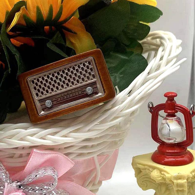 1: 12 Dollhouse Home Accessories Pocket Simulation Mini Retro Radio