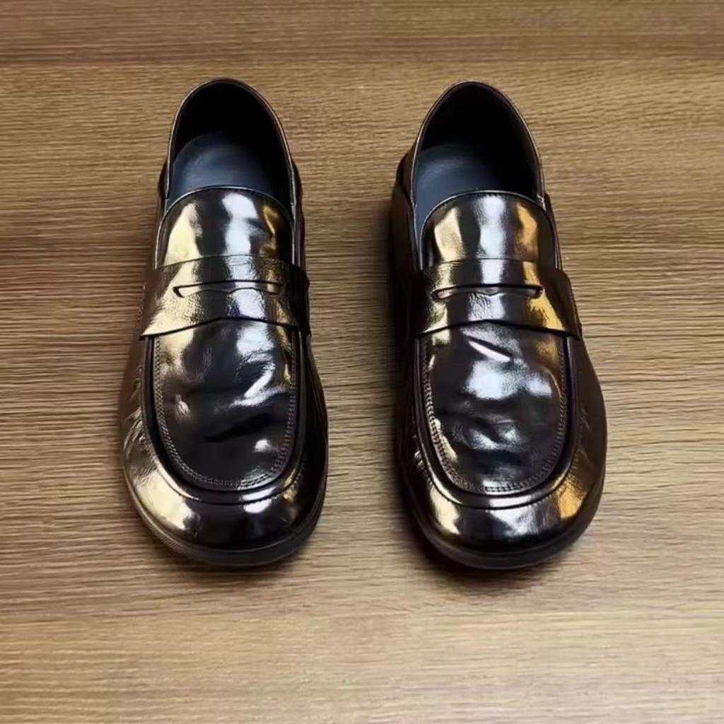 Fashion 2025New Men Casual Leather Business Shoes Soft Bottom Outdoor Walking Shoes Flat Designer Loafers Handmade Minimalist Dress Shoe