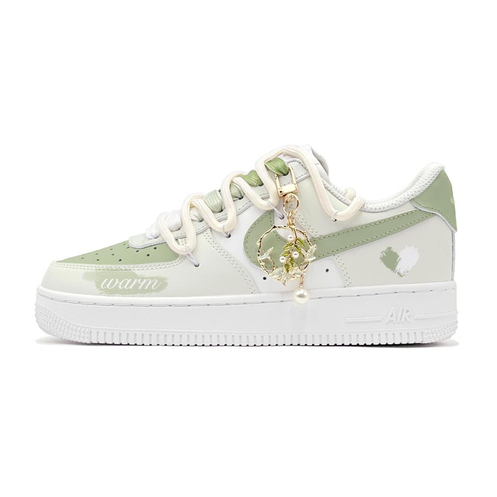 Nike Air Force 1 Air Force 1, Летнее Теплое Солнце, Маленькое Сердце, Молодежная Энергия Низкие Кеды для Скейтборда GS Зеленый Белый DH2920-111(TeamS-S-BOX)