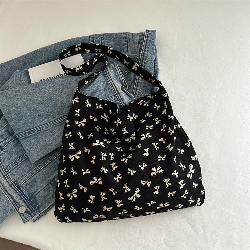 2024 летняя простая модная тенденция портативная сумка-тоут подмышкой тренд личность литературная ретро повседневная сумка через плечо