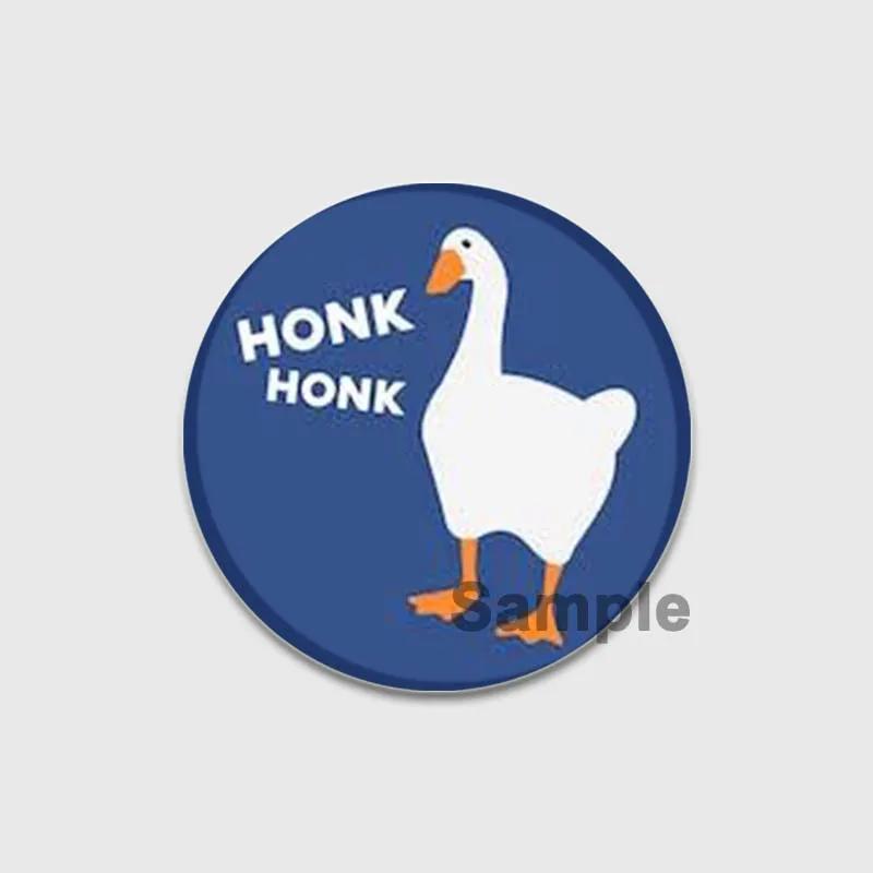 32/44/58mm Cartoon Honk White Goose Brooches Pins Cute Animal Duck Round Badges Clothes Lapel Pin Fashion Jewelry Gift Accessory