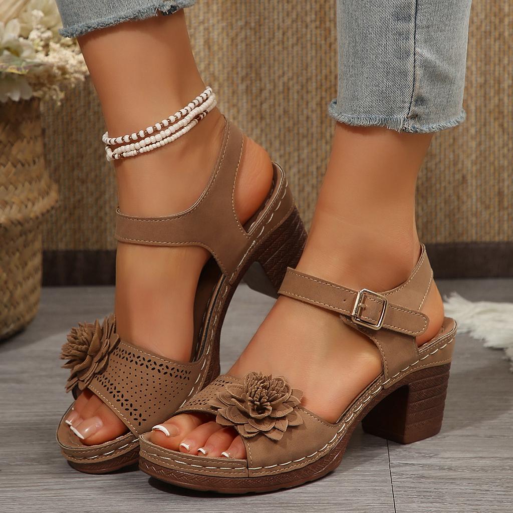 2025 новые босоножки на платформе с наклонным каблуком для внешней торговли, женские туфли на толстом каблуке большого размера с цветочным декором и надписью «сандалии»
