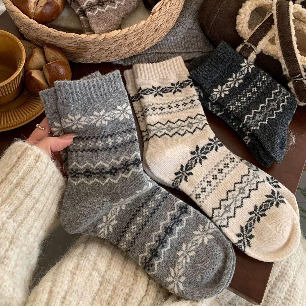 Polyester Fall Winter Crew Socks Warm Snowflake Pattern Socks Ethnic Mid Calf Socks  For Women