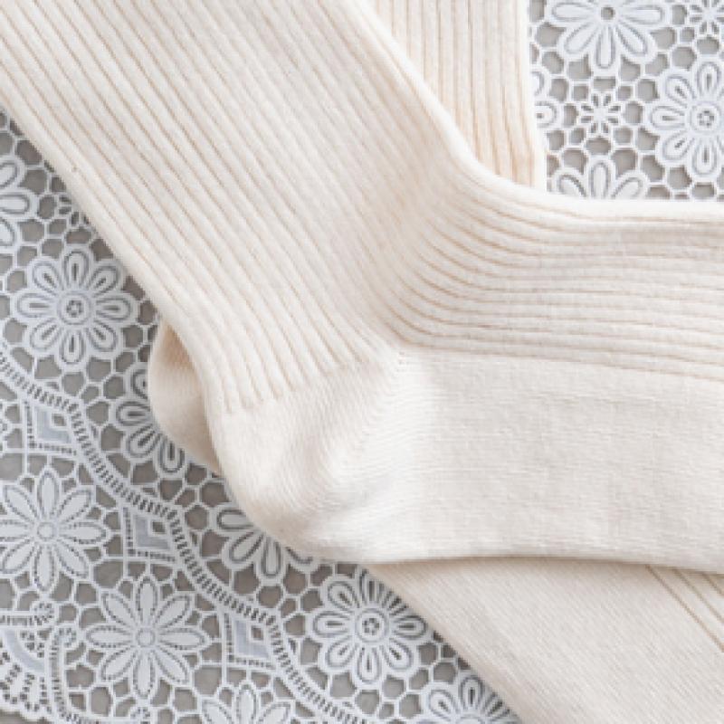 Monfoot женские носки с длинным воротом в рубчик цвета слоновой кости