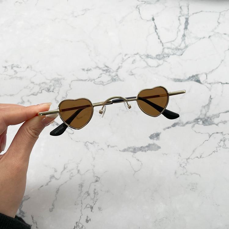 Мини маленькие очки мужские модные хип-хоп солнцезащитные очки маленькие любовь ретро смешные маленькие оправы глаз персонализированные солнцезащитные очки женские