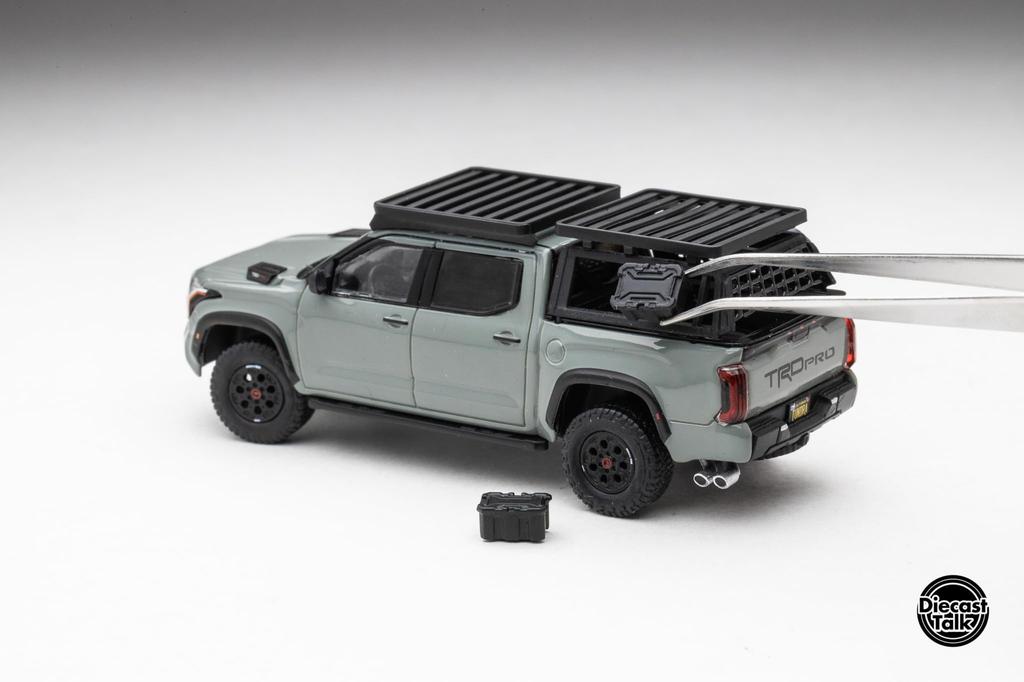 FREESTYLE GCD Scale Toyota Tundra TRD PRO Lunar Rock Кастомная модель DiecastTalk Багажник на крышу 1/64 (Включает и Аксессуары) DTG0023-LR