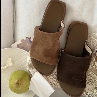 Версия из овчины~ ретро нишевые ленивые шлепанцы на плоской подошве с одним ремешком для женщин, для ношения летом 2025 года, новые шлепанцы с открытым носком, прохладные