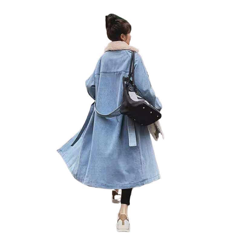 Женская джинсовая парка средней длины с шерстью ягненка (Зимняя коллекция 2025)