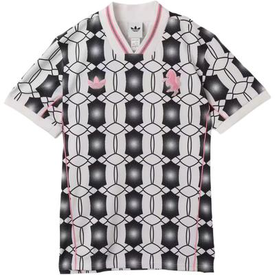 adidas Коллаборация Originals X Juventus FW25 Lifestyler Удобный Свободный Пуловер с V-образным вырезом и коротким рукавом Футбольная футболка Унисекс Топы JM9447