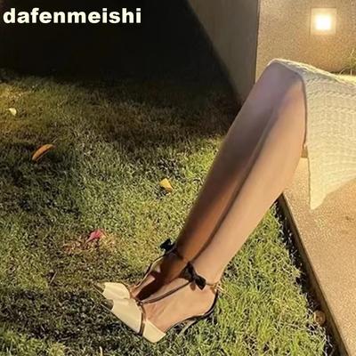 Мода 2025 Весна Новые Женские Сандалии Пряжка в форме банта Металлический носок Сандалии Т-образный ремешок Остроносые Сексуальные Туфли на Высоком Каблуке Вечерние Банкетные Туфли