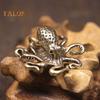 Octopus Ornament Tabletop Retro Alloy Octopus Squid Figurine Solid Metal Collectible Octopus Statue for Home Office Car Decor
