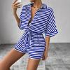 Летний женский комбинезон в полоску контрастного цвета со шнуровкой и эластичным поясом, цельный комбинезон с короткими рукавами и отложным воротником, полуоднобортный короткий комбинезон