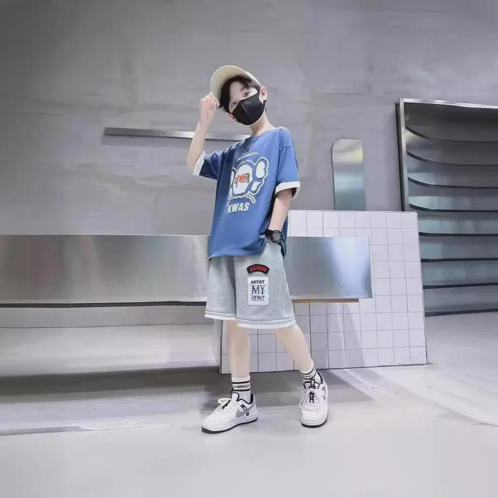 Летний комплект с короткими рукавами для мальчиков 2024 года: Спортивный и стильный крой для мальчиков среднего и крупного телосложения