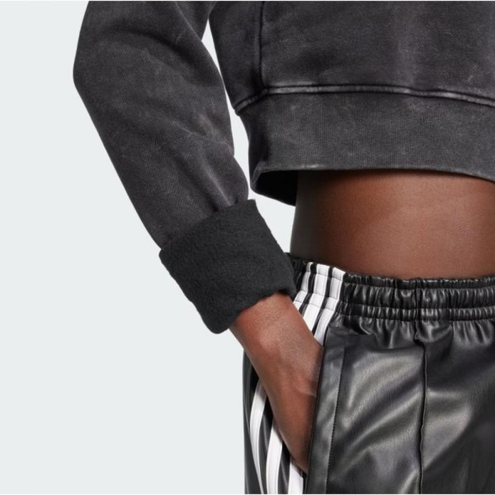 Женская укороченная футболка с принтом трилистника Iw5559 adidas O...