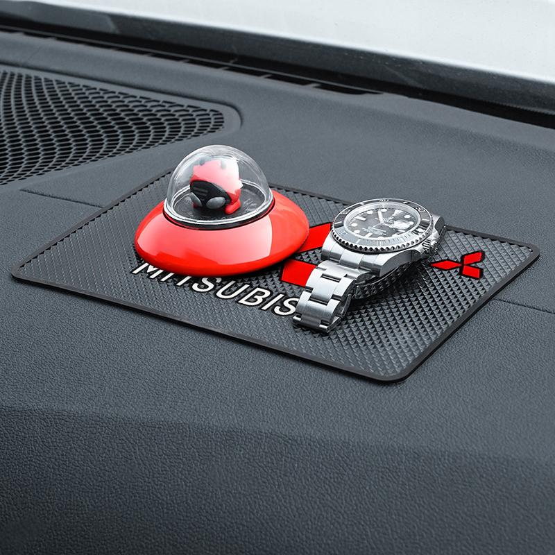 Mitsubishi Автомобильный коврик на приборную панель с логотипом, противоскользящий, с держателем для телефона