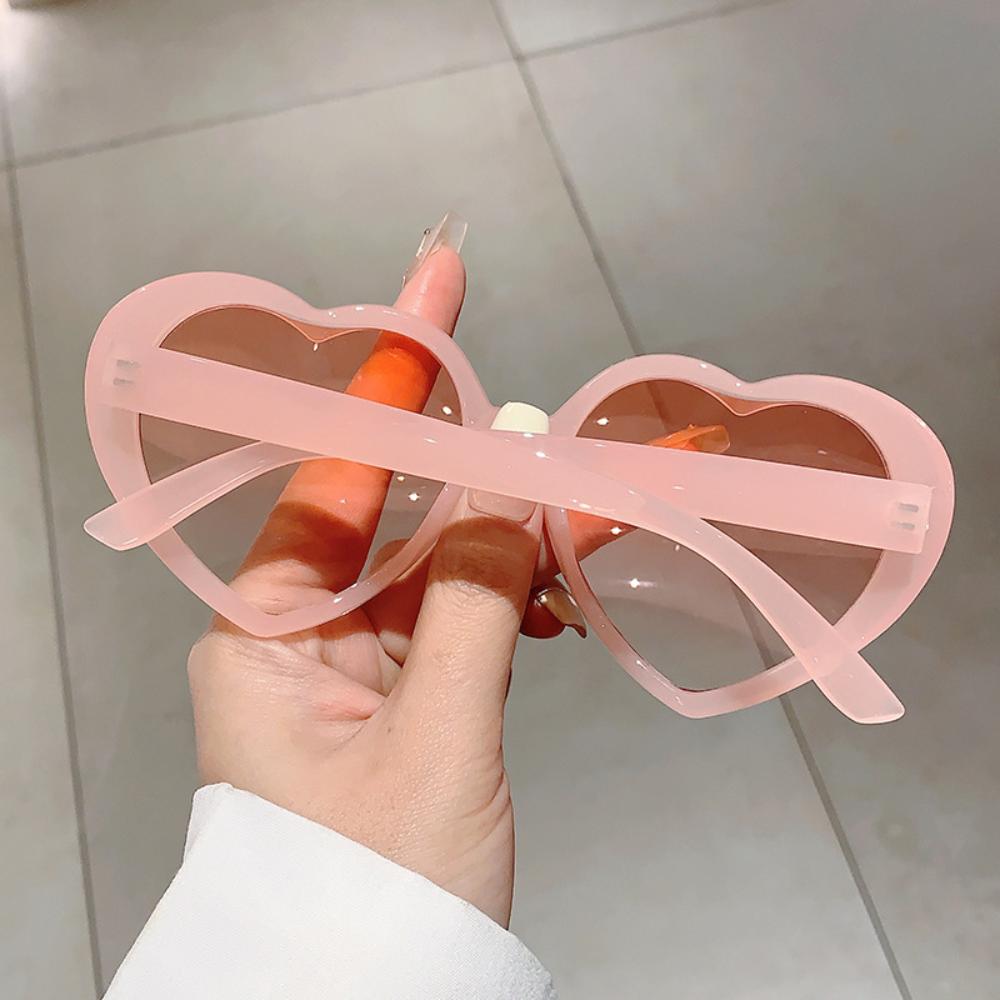 UV400 Glasses  Design Retro Shades Women's Eyewear Gradient Heart Sunglasses For Summer Outdoor Women