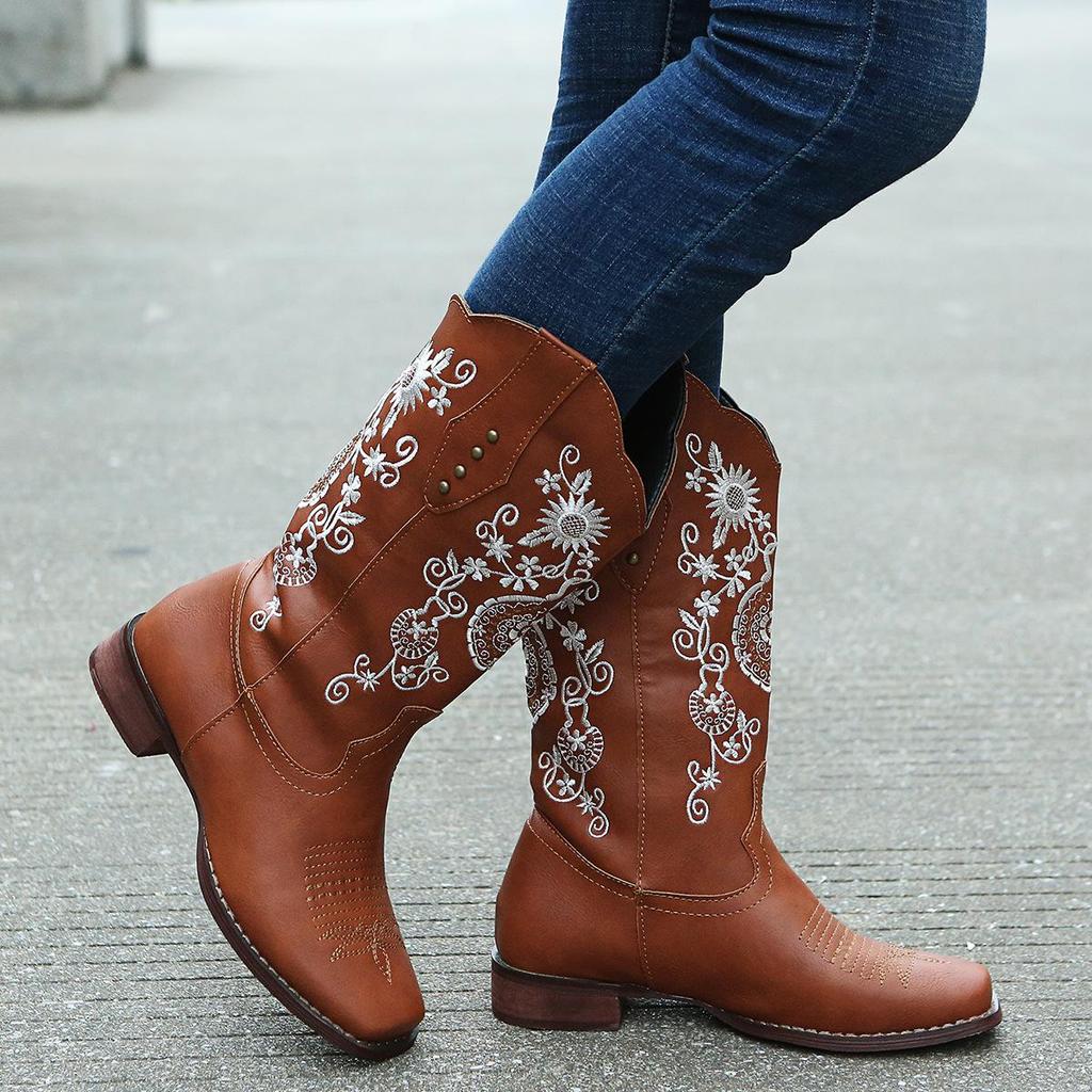 Ковбойские женские ботинки в стиле вестерн, осенне-зимняя брендовая новинка, крутая модная женская обувь до середины икры с вышивкой в ​​стиле пастушка, сапоги