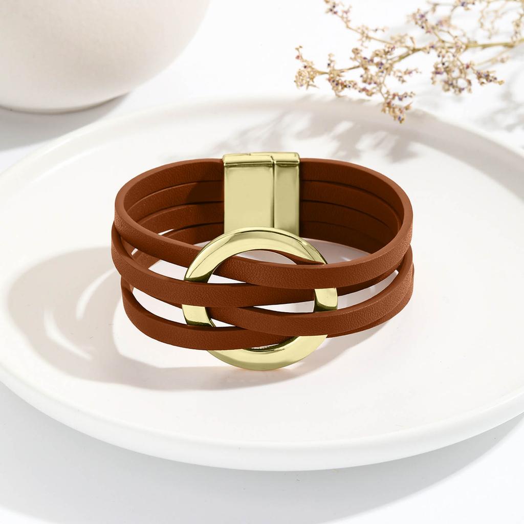 Кожаный женский браслет-кроссовер с широкими металлическими кольцами-манжетами, многослойный, магнитная застежка.