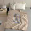 Превращаемая в одеяло подушка из полиэстера Qilu Home Textiles