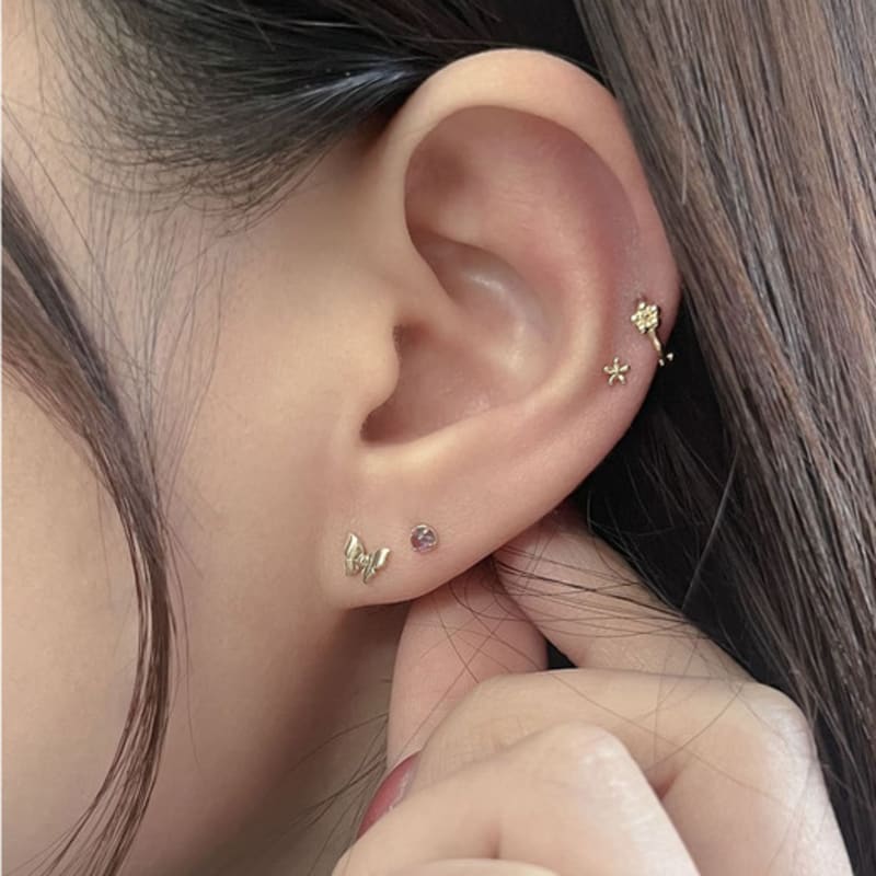 Youngglow 14k маленький цветок серьга-клипса