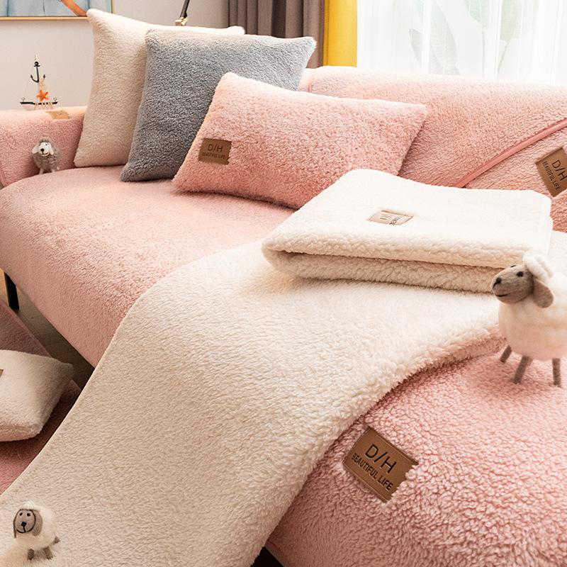 Зимняя бархатная диванная подушка с ягненком, плюшевая подушка, универсальная нескользящая подушка для четырех сезонов, универсальный диван для гостиной, украшение дома