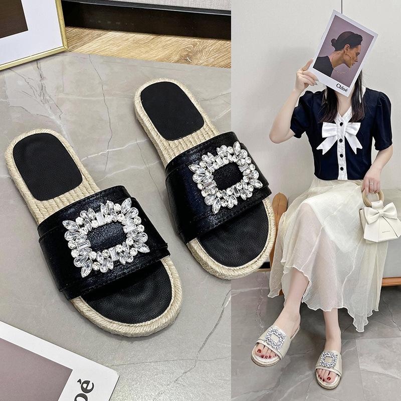 Shiny Diamond Metal Buckle Sandals 2024 Summer Women's New Flat Slippers Wear Casual Fashion Word Beach Shoes