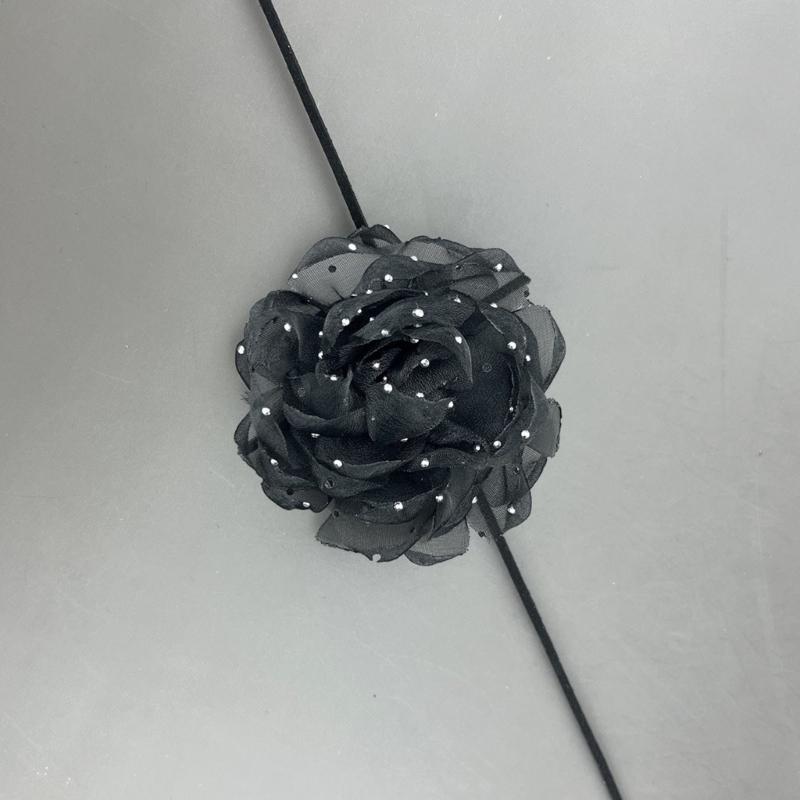 Stylish Rose Blossom Necklace Simulation Flower Neckchain Women Girls Collarbone Chain Eye Catching Choker Accessory