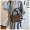 Niche Fashion Hand-carried Bucket Bag Women's Simple and Versatile Going Out Shoulder Bag Trendy Women's Messenger Bag
