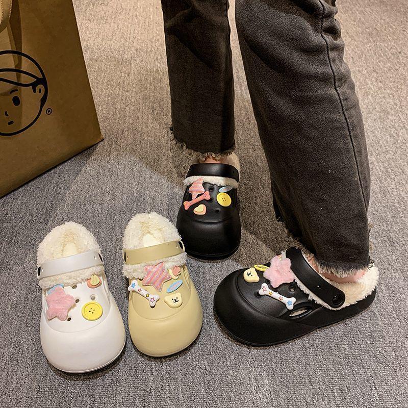 Модные супер горячие милые мультяшные сумка голова хлопковые туфли 2025 зима новые толстая подошва ощущение наступания на дерьмо теплые плюшевые тапочки