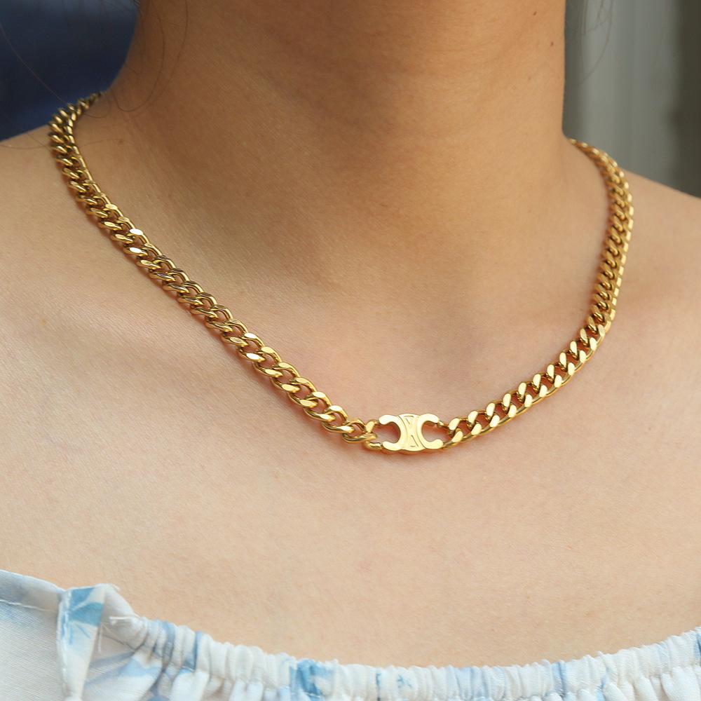 Крупная золотая цепочка на шею, цепочка на ключицу, нейтральные украшения